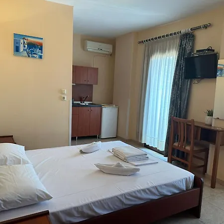 Eleni アパートホテル