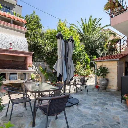 Eleni Lejlighedshotel 3*