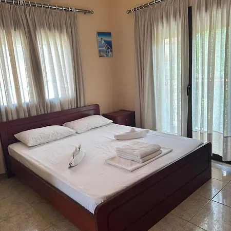 Aparthotel Eleni 3*