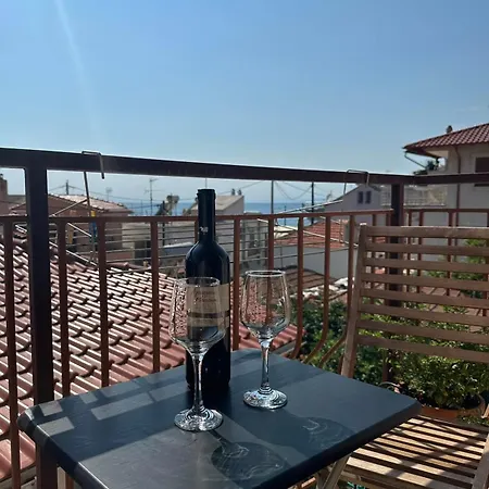 Eleni 3* Skála Marión